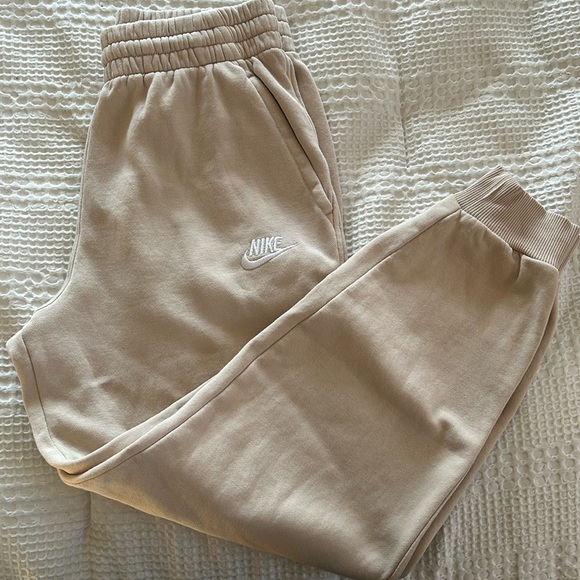 Nike Sweats - Picture 1 of 6